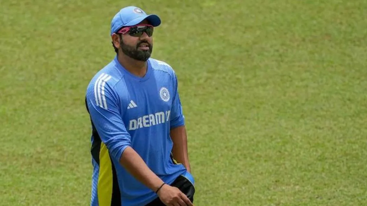 ind-vs-sl-1st-odi-rohit-sharmas-hilarious-stump-mic-chatter-for-lbw-call-goes-viral-watch